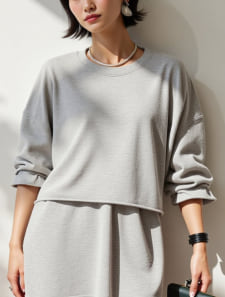 ショート丈スウェットプルオーバー