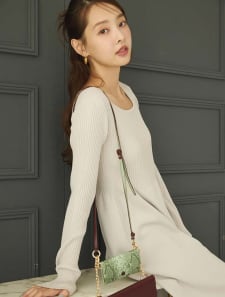 ロングスリーブニットワンピース