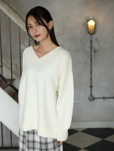 アルパカタッチVネックニット