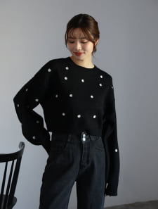 フラワー刺繍ニット