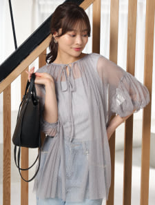 ドットチュールギャザーブラウス