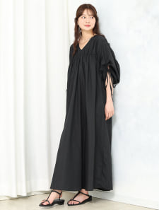 シャーリングデザインワンピース