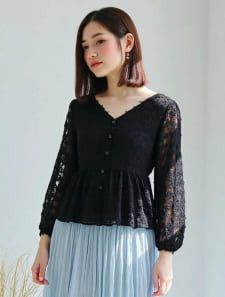 ジャガードペプラムVネックブラウス