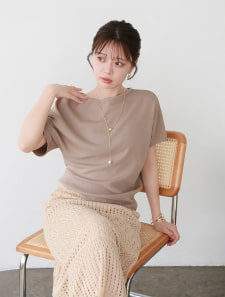 アシンメトリーデザインニット