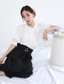 衿元パール付きボウタイブラウス