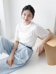 タックフリルTシャツ