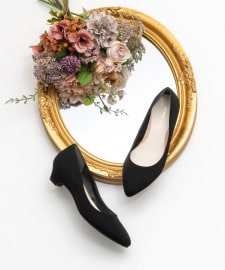 アーモンドトゥプレーンパンプス<ふわさら>