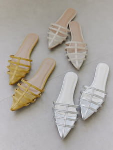 ポインテッドトゥサンダル