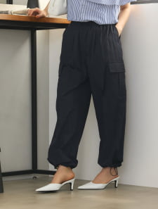 パラシュートカーゴパンツ