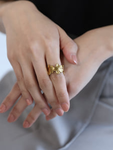 フラワーモチーフフリーリング