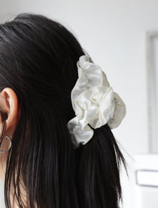 フリルヘアバンスクリップ