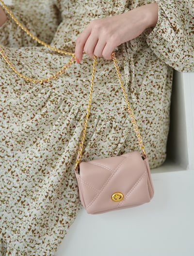ピンク カーフスキン ゴールド メタルチェーン ショルダーバッグ GUCCI グッチ チェーンショルダーバッグ GGマーモント