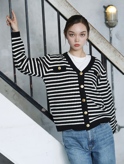 ボーダー金ボタンニットカーディガン