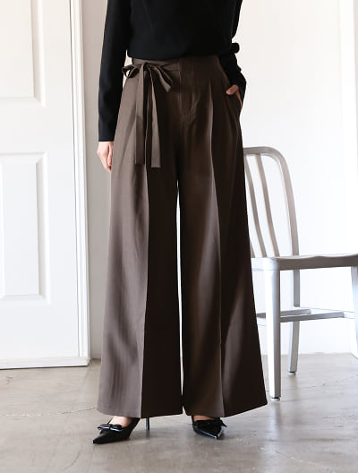 ウエストリボン付きセンタープレスワイドパンツ