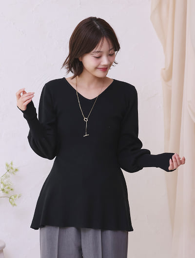 ペプラムラインVネックニット