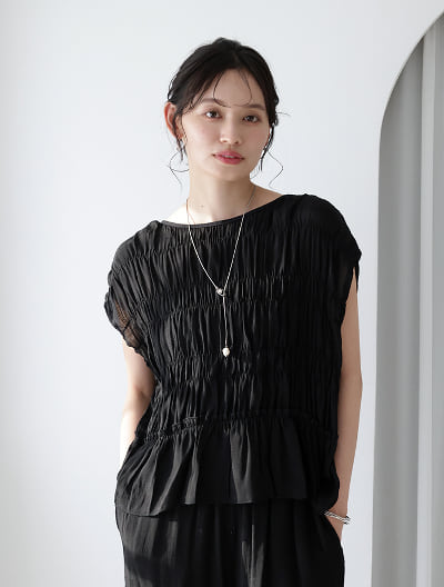 シャーリングスラブブラウス