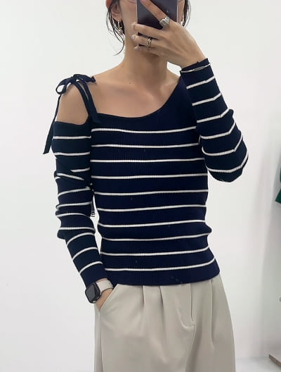 オフショルボーダーニット