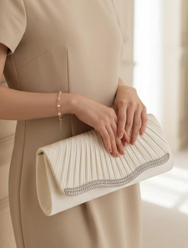 サテンビジューウィングメタルクラッチバッグ