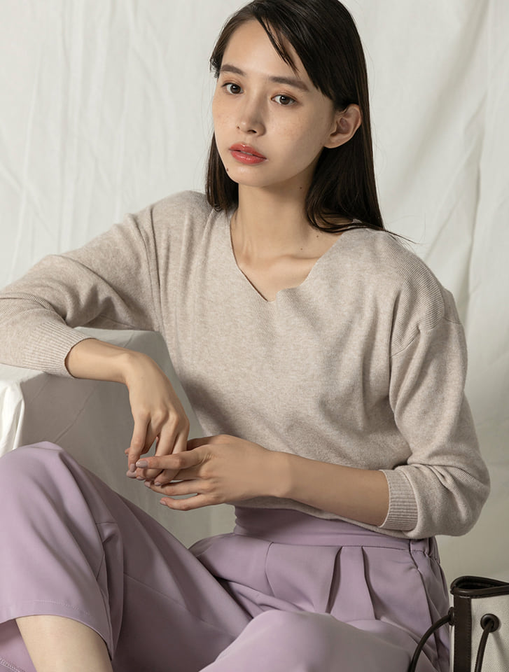 VONIQUE / IIROT/ Eco-Vneck knit