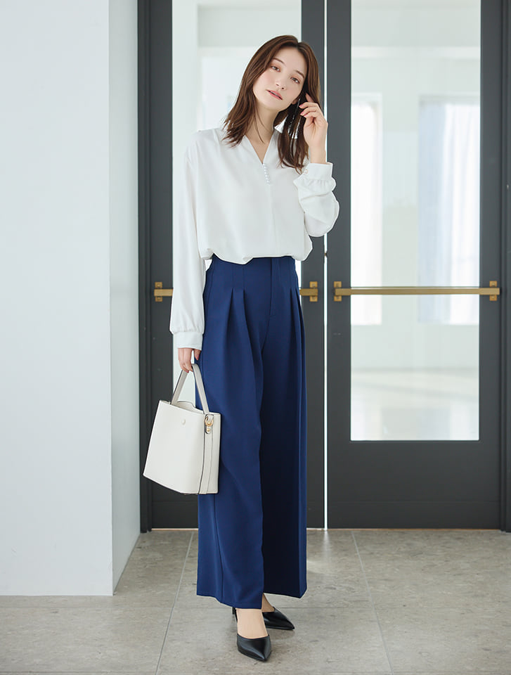 美品＊23区 パールモチーフVネックブラウス 48 大きいサイズ ネイビー 長袖 美品＊23区 パールモチーフVネックブラウス 48 大きいサイズ