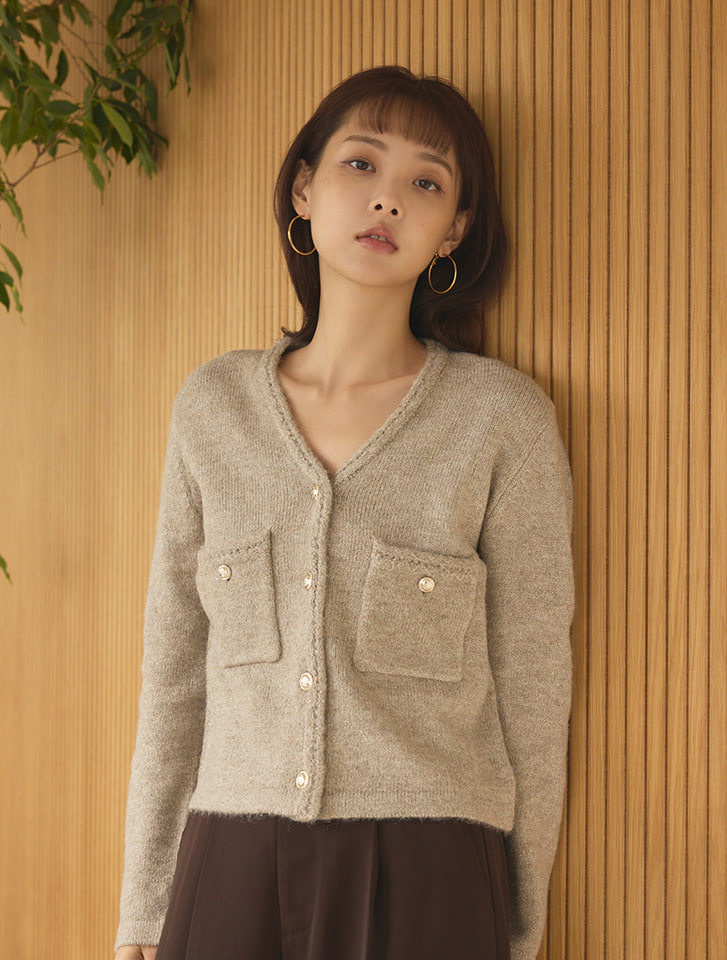 ベージュ Vネック カーディガン ヘアリーVネックカーディガン（ベージュ） - ROLAROLA | 60% - アジア