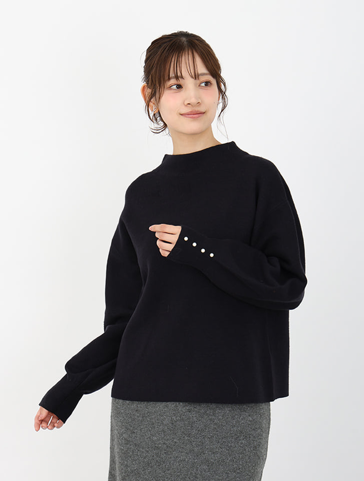 【ウォッシャブル】【M・Lサイズあり】袖口パールボタン付ニット