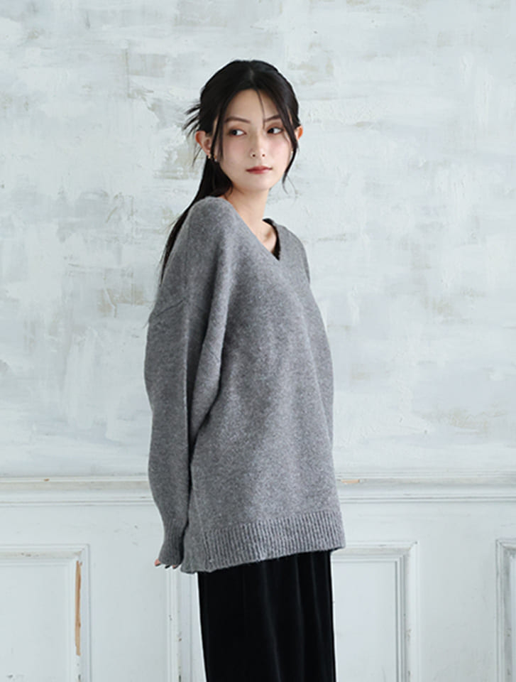 アルパカタッチVネックニット