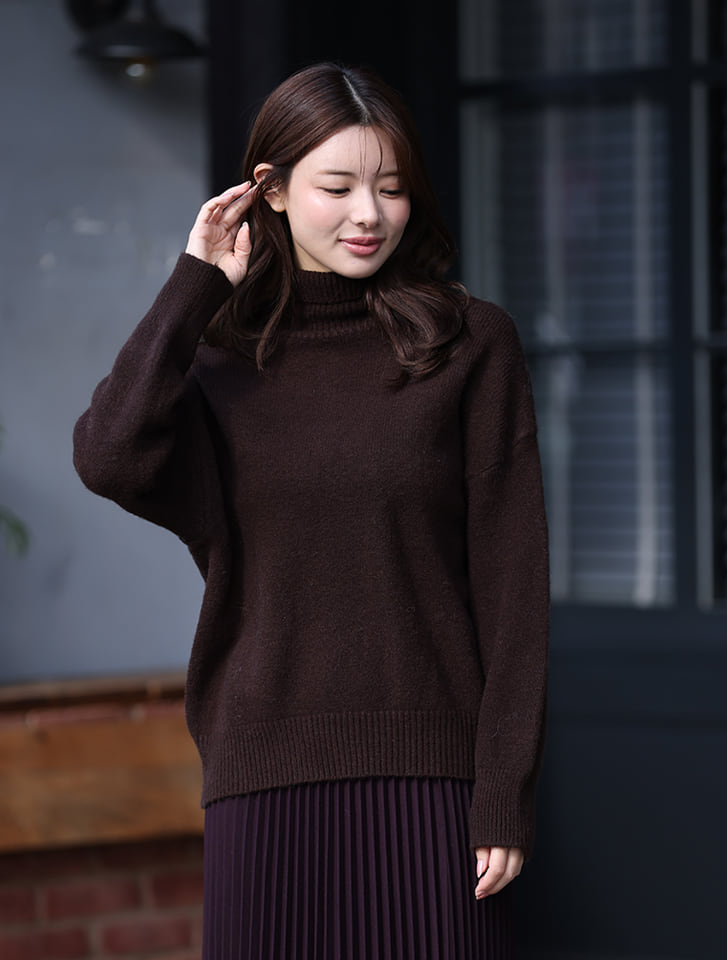 ハイネックゆったりニット