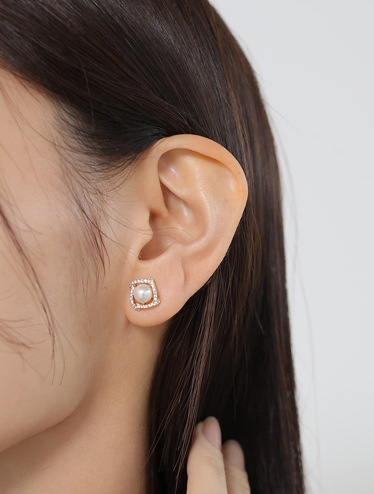 シャインリングパールピアス