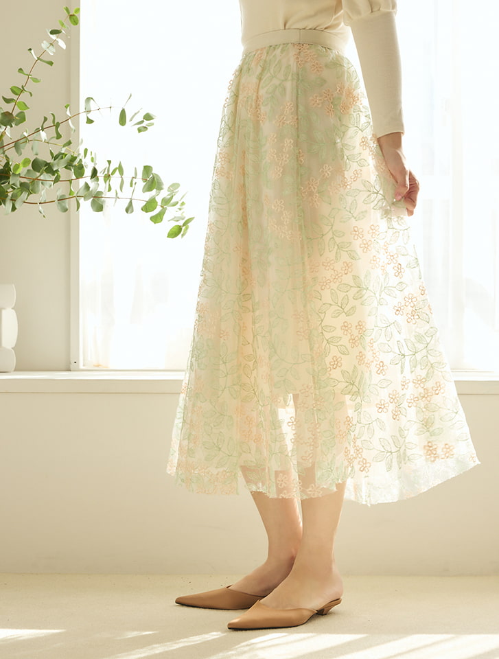 美品✨ピンクハウス　フラワー刺繍 チュール スカート　ティアード　生成り　近年物 PINK HOUSE（ピンクハウス） 2017年 新品 タグ付き 60480円 チュール