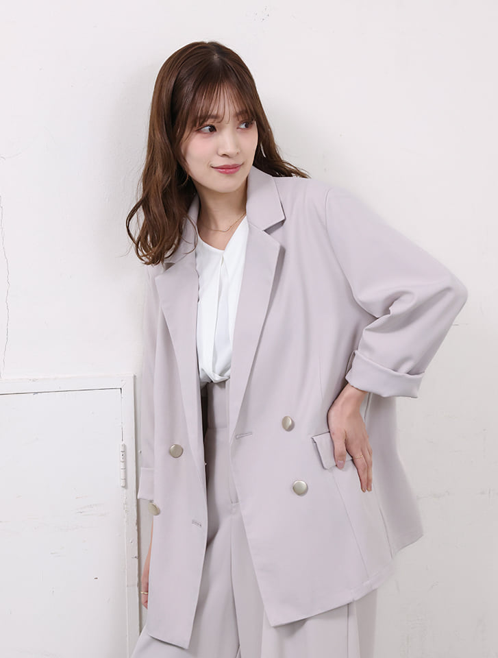 金ボタンダブルテーラードジャケット