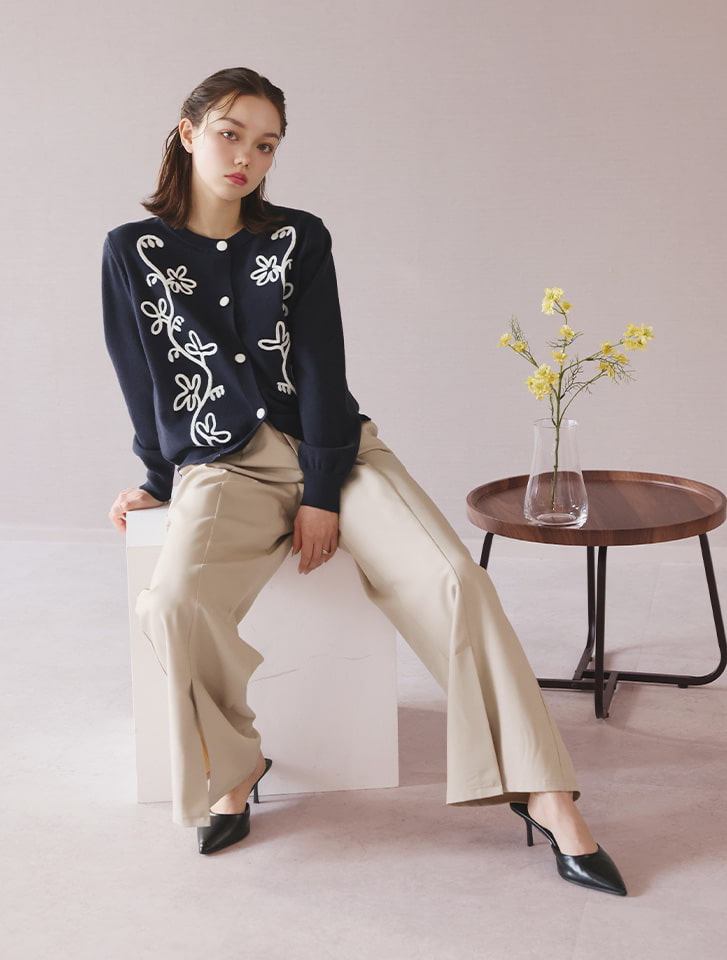 コード刺繍二ットカーデ