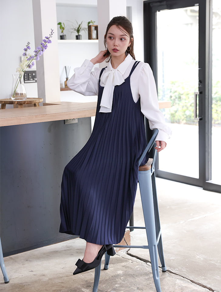 バッククロスプリーツキャミワンピース