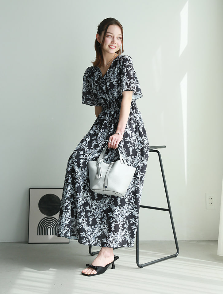 フラワープリントウエストシャーリングワンピース