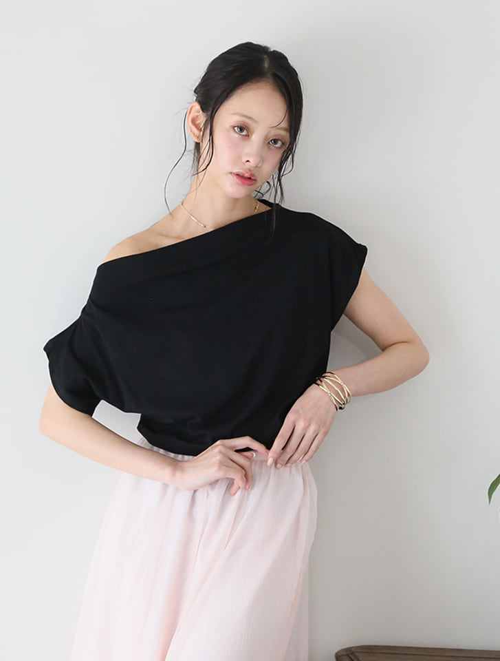 ドレープラインギャザーTシャツ