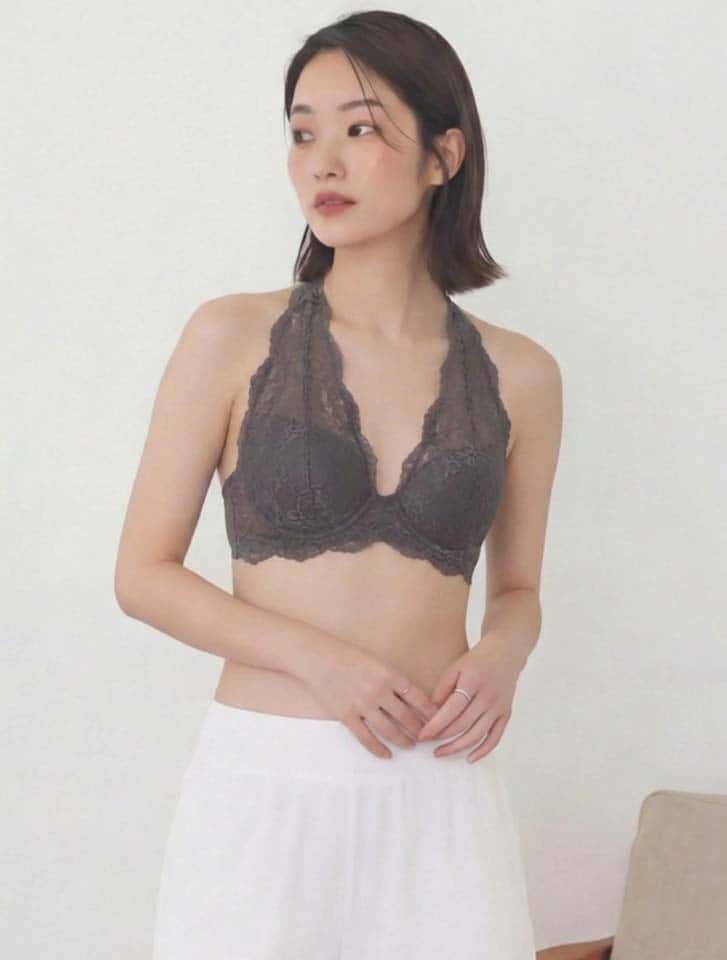 魅せるアウターランジェリー