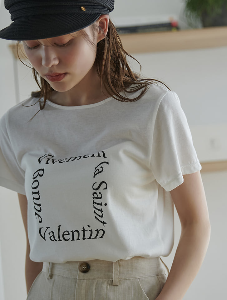 英字グラフィックTシャツ