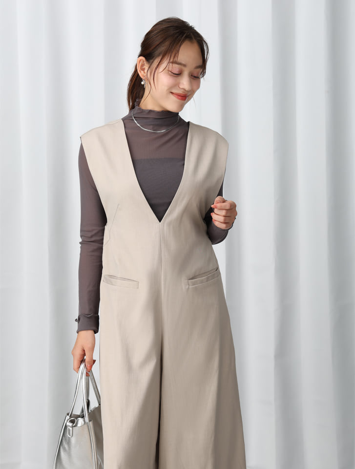 【AUBREY】デニムVネックロンパース - FREE / ブルー AUBREY】デニムVネックロンパース - FREE / ブルー 新品