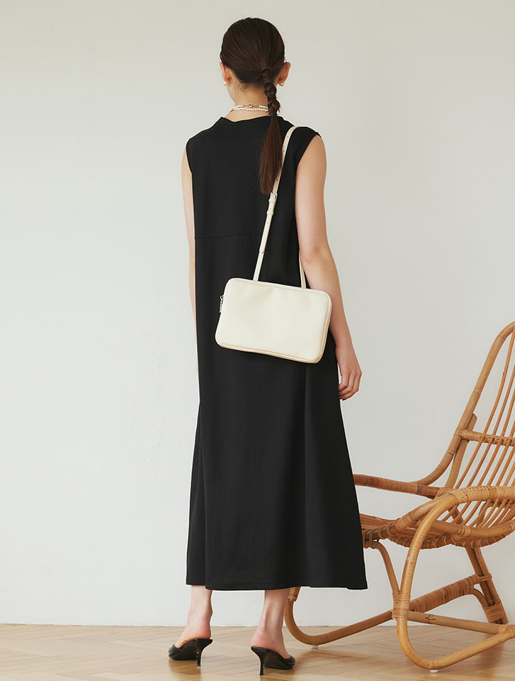 美品　Rene basic フィットアンドフレアー ワンピース 美品 Rene basic フィットアンドフレアー ワンピース フィット