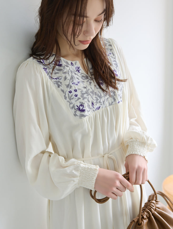 Edit Sheen フラワー刺繍ロングワンピース | 人気レディース Edit Sheen フラワー刺繍ロングワンピース | 人気レディース