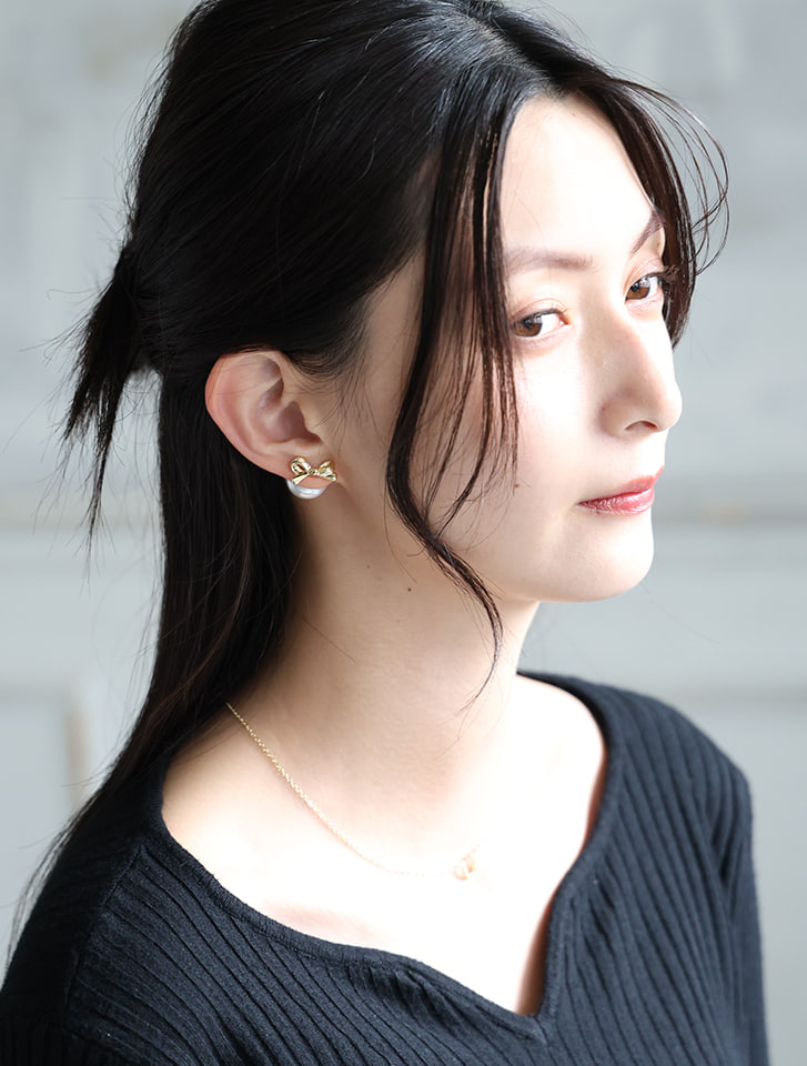 大粒パールキャッチモチーフピアス
