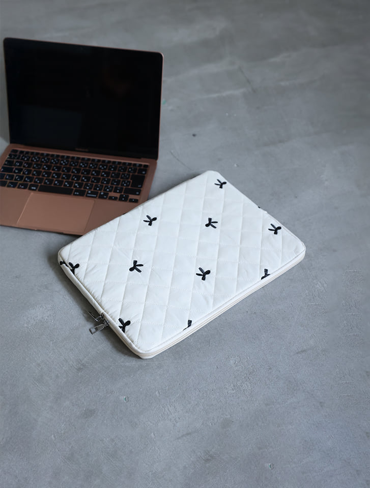 ヌビリボン刺繍PCケース