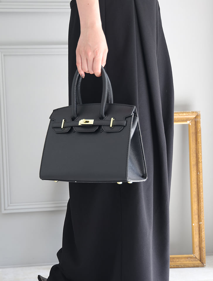 ショルダーバッグ ブラック ゴールド　チャーム付き レディ D COACH(コーチ) チャーム付き2wayショルダーバッグD1877-F25397