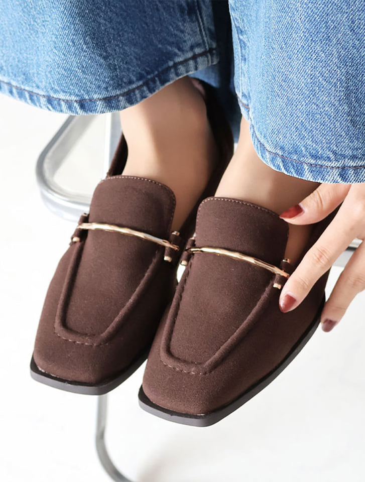 小物 Vivian_ Vivian スクエアトゥピースソールビット付きローファー | 人気