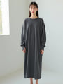 クルーネックニットワンピース