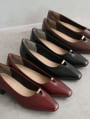 ゴールドパーツスリットパンプス
