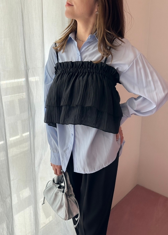楊柳ギャザーデザインビスチェ×とろみシャツブラウス×タックワイドパンツ×ワンハンドルドロストミニハンドバッグ