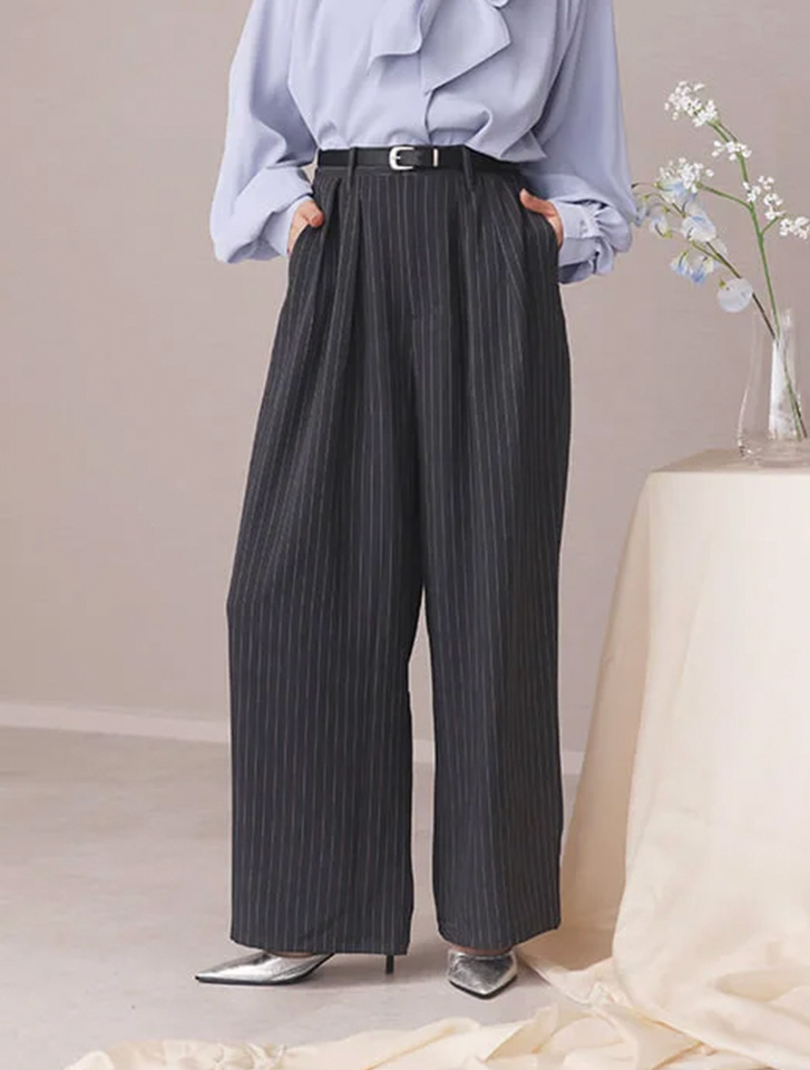 【SETUP対応】ツータックワイドパンツ。落ち感のある素材で「高見え」する、春のレディース・オフィスカジュアル